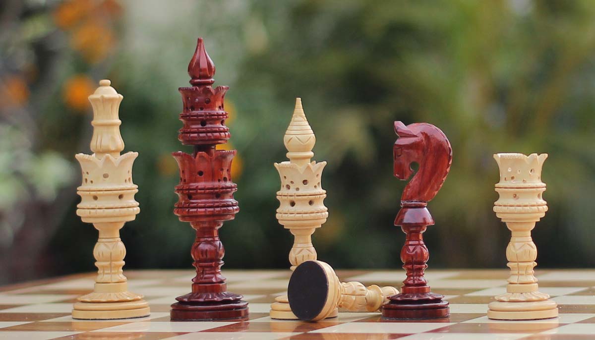Bulk Wholesale Hand-Carved Beige & Maroon Color Chessmen in Wood Decorated with Dotted Cut-Out Pattern – Classic Looking Chess Pieces / Figurines – Interior Decorating Items – Home Décor