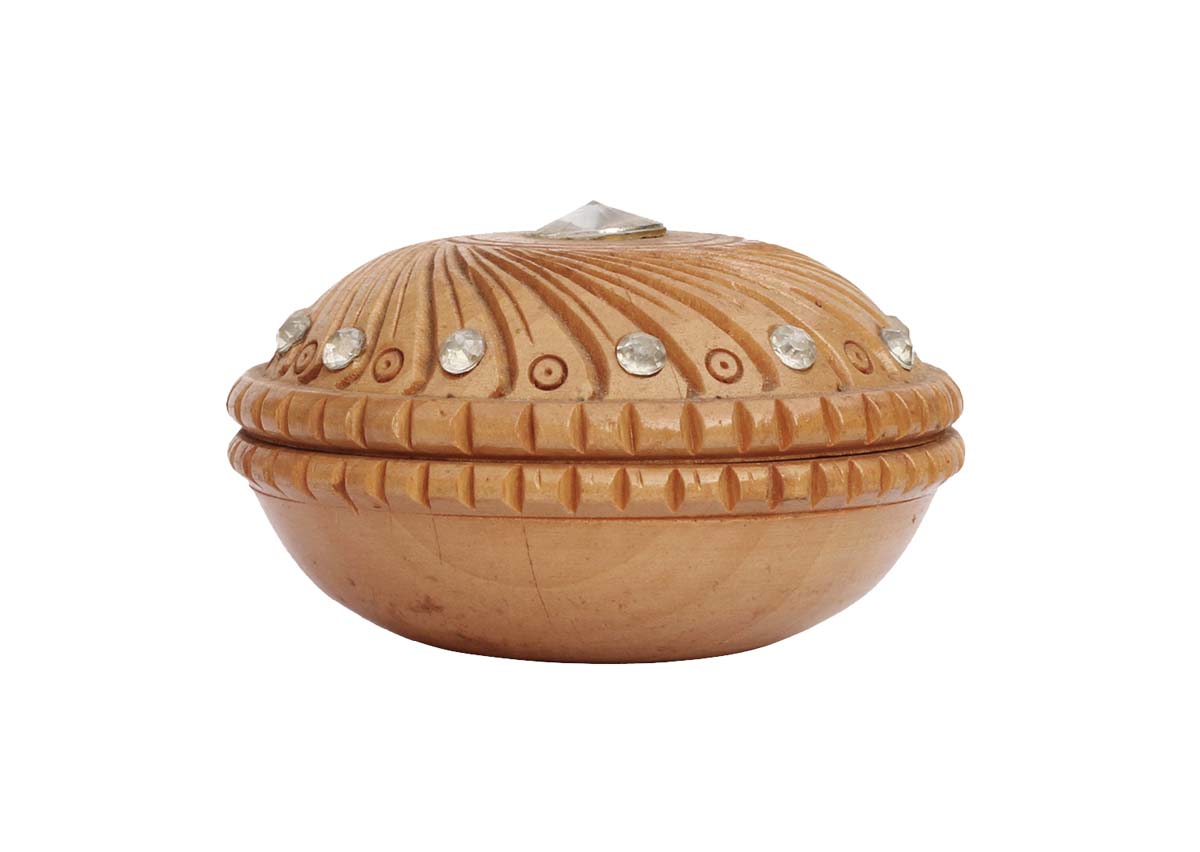 Source Shell-Shaped 3.6” Jewelry Box in Bulk - Wholesale Hand-Carved Wood Jewelry Box/Trinket Box with an Intricate Carving & Bead Work from India