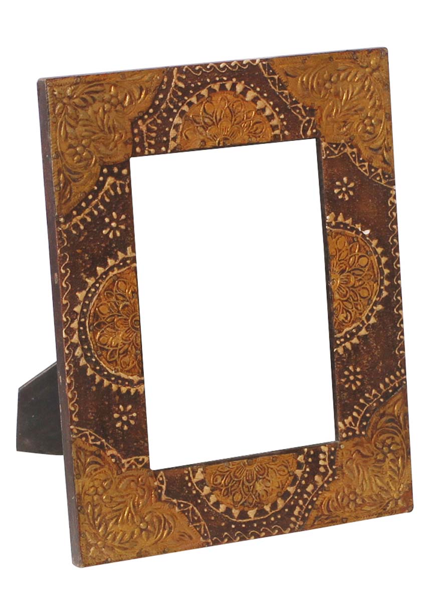 Wholesale 5x7 Inches Picture Frame in Bulk - Source Handmade Brown Wooden Photo Frame with Old-World Style Brass-Work in Golden Color Motifs - Home & Office Decor from India