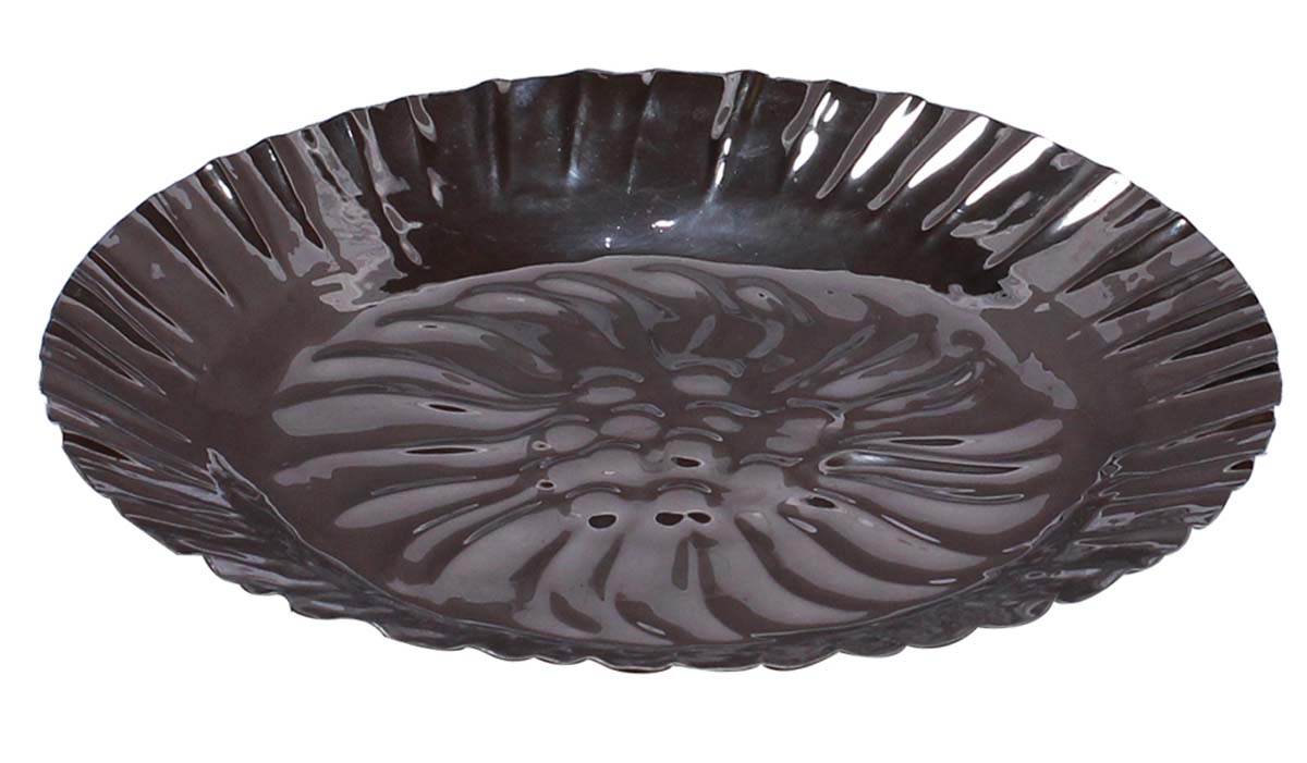 Bulk Wholesale Decorative Tray in Metal with Wavy Sides 8.5” Handmade Silver Color Round-Shaped - Designed in Curvy Lines & Hammered Effect on the Base - Stylish Centerpieces for Dining Tables