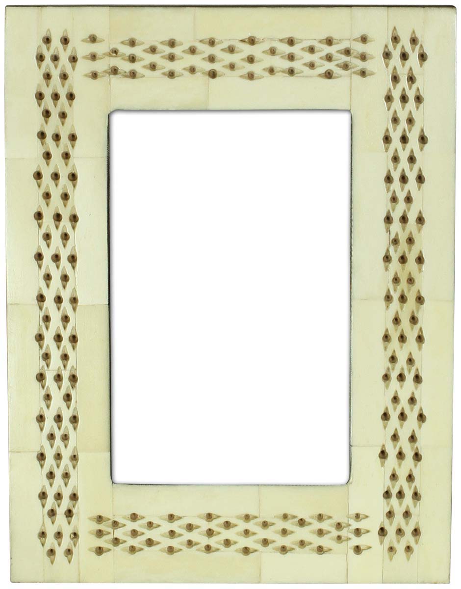Wholesale 4x6 Inches Picture Frame in Bulk - Source Handmade Photo Frame in MDF and Bone Inlay Pattern with Piercing of Floral Motifs - Home Decor Picture Frames from India