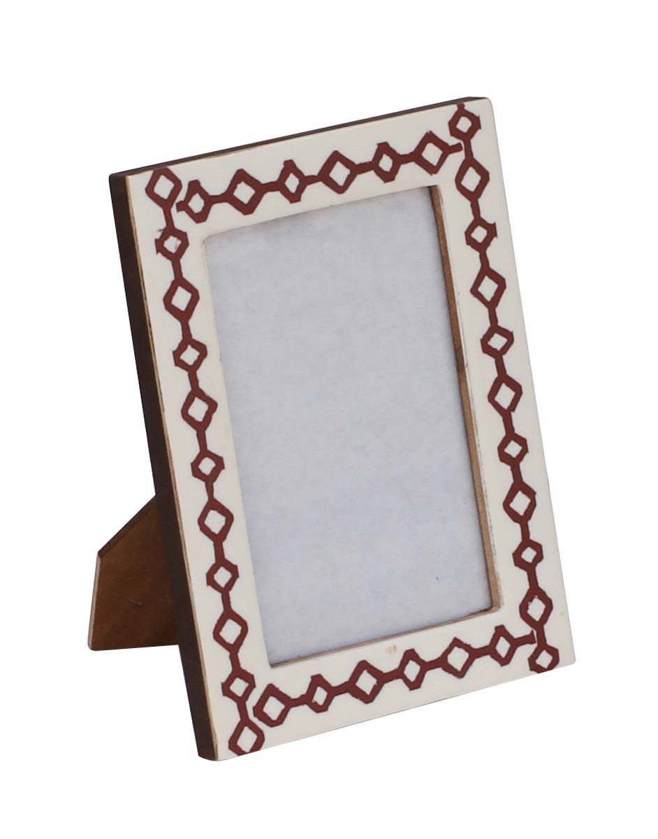 Wholesale Rectangular White 4x6 Photo/Picture Frame Adorned with Diamond Shapes & Straight Lines in Brown Color - Home Decor Picture Frame from India