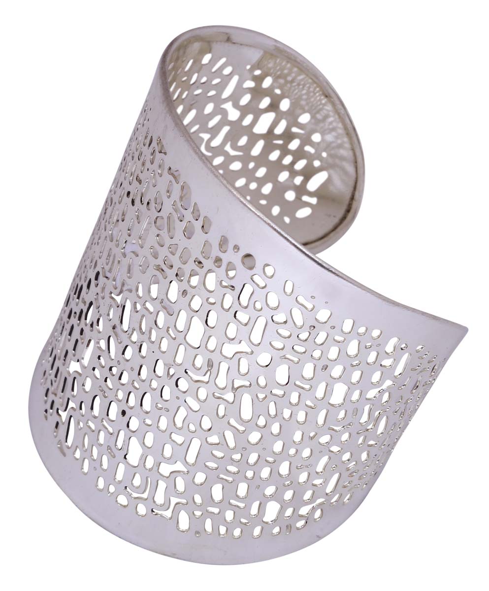 Bulk Buy Open End Cuff Bracelet in Metal & Finished in Silver Color - Wholesale Handmade Bracelet/Bangle Decorated with Netted Pattern - Women Fashion Jewelry & Accessories from India