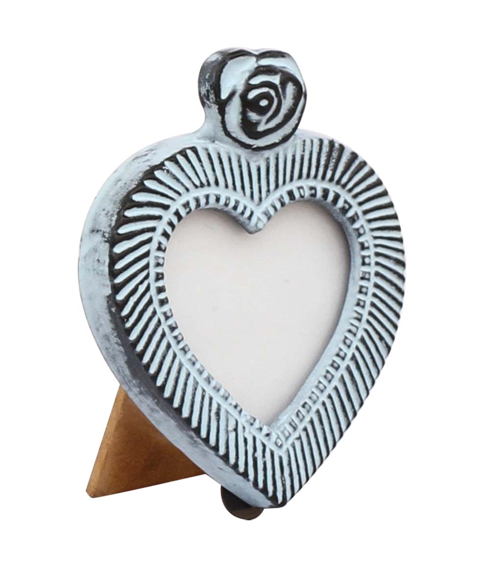 Source Heart-Shaped Metal Picture Frame in Bulk - Wholesale Handmade Sky Blue Color Distressed Look Metal Photo Frame Adorned with a Flower Design on the Top - Home Decor Picture Frame from India