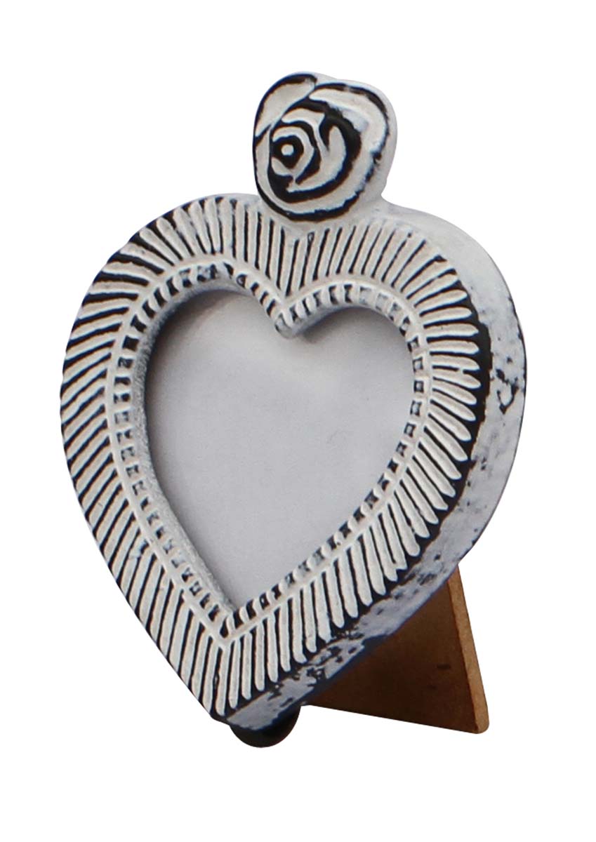 Source Heart-Shaped Metal Picture Frame in Bulk - Wholesale Handmade White Color Distressed Look Metal Photo Frame - Adorned with a Flower Design on the Top - Home Decor Picture Frame from India