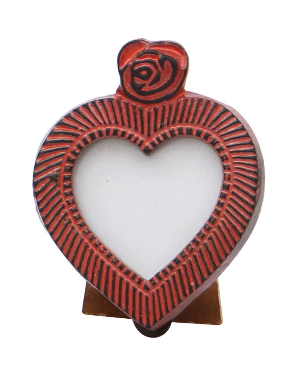 Wholesale Heart-Shaped Metal Picture Frame in Bulk - Source Handmade Red Color Distressed Look Metal Photo Frame Adorned with a Flower Design on the Top - Home Decor Picture Frame from India