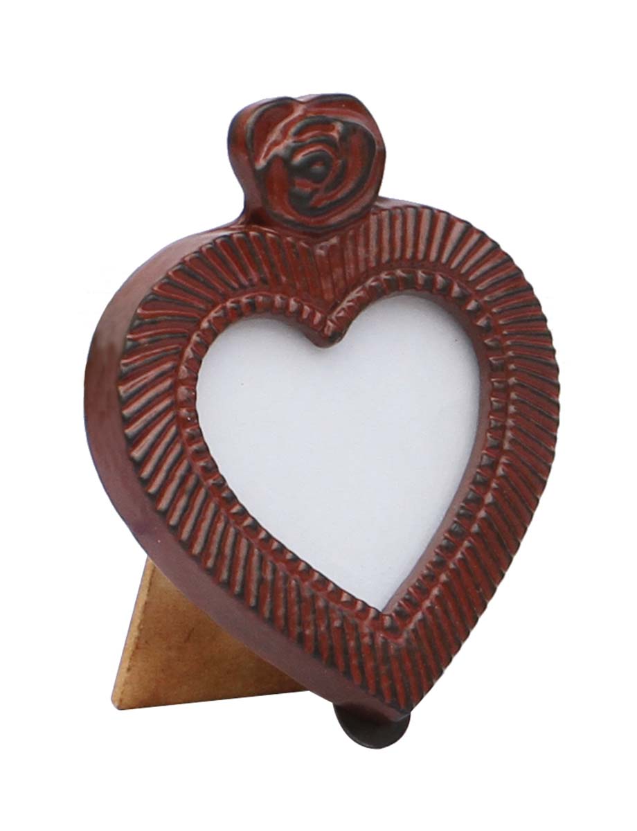 Wholesale Heart-Shaped Metal Picture Frame in Bulk - Source Handmade Brown Color Distressed Look Metal Photo Frame Adorned with a Flower Design on the Top - Home Decor Picture Frame from India
