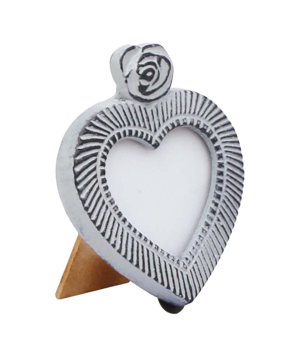 Wholesale Heart-Shaped Metal Picture Frame in Bulk - Source Handmade Gray Color Distressed Look Metal Photo Frame Adorned with a Flower Design on the Top - Home Decor Picture Frame from India