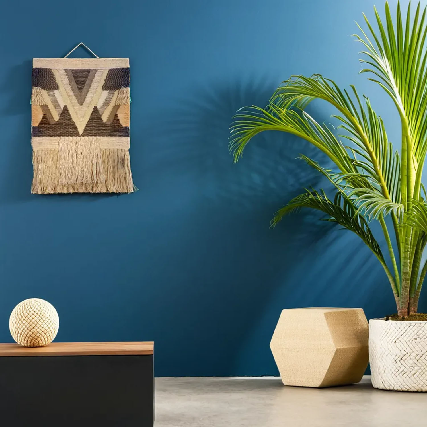 ArtistryBazaar Handcrafted Woven Jute Wall Hanging with Geometric Patterns and Fringe Accents for Modern Home Décor