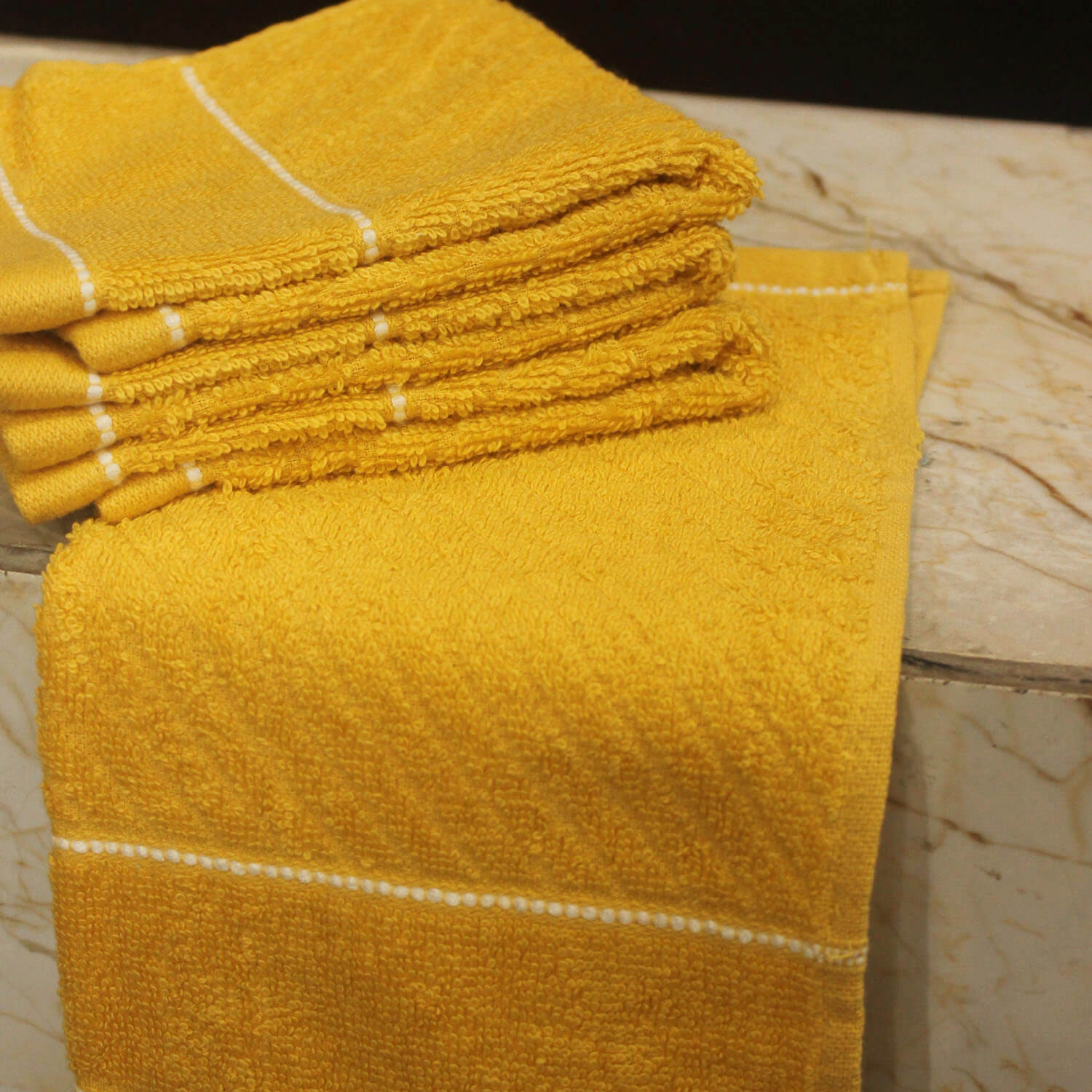 Quick-Drying Yellow Cotton Hand Towel, 12x12 Inches - Convenient and Functional