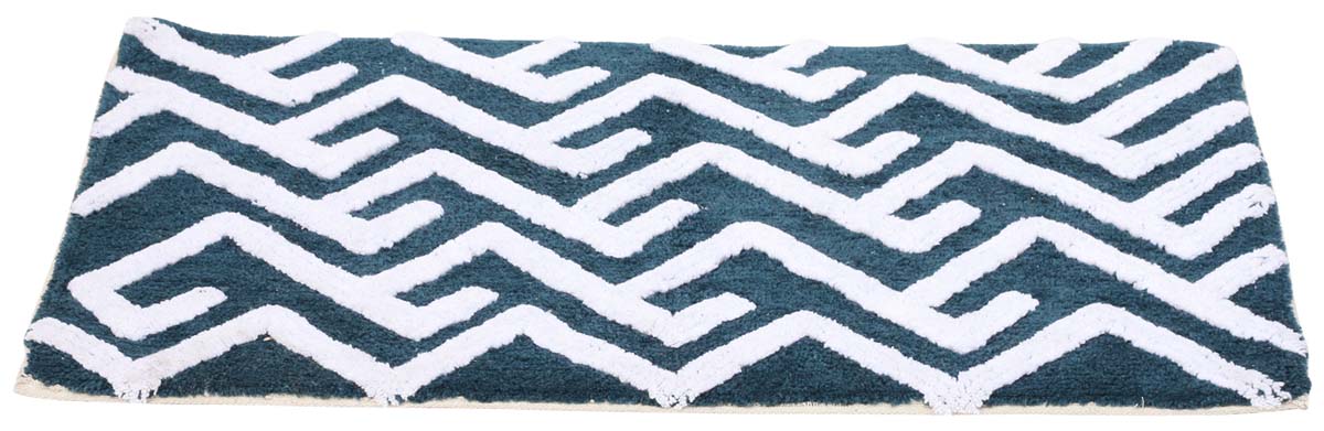 Buy Door Mats Wholesale – Green & White Cotton Mat – Abstract Symmetric Pattern – Home Décor