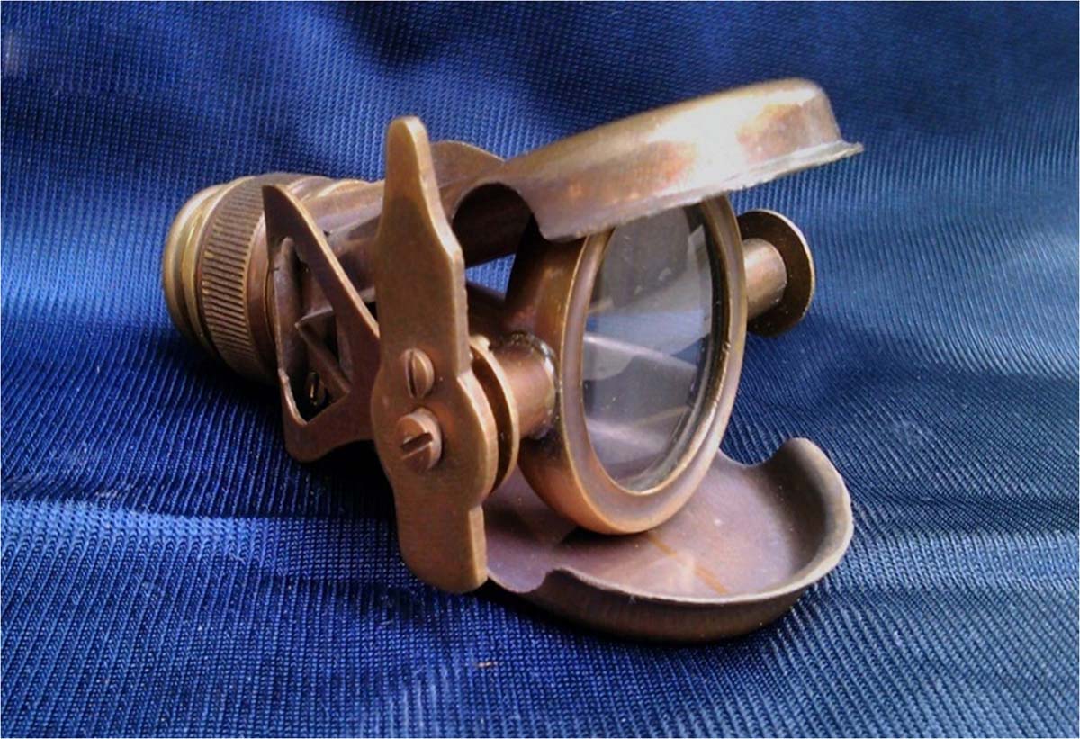 Wholesale Nautical Devices – Decorative Folding Monocular – Decorative – Cast in Brass – Unique Artifacts & Collectibles in Bulk