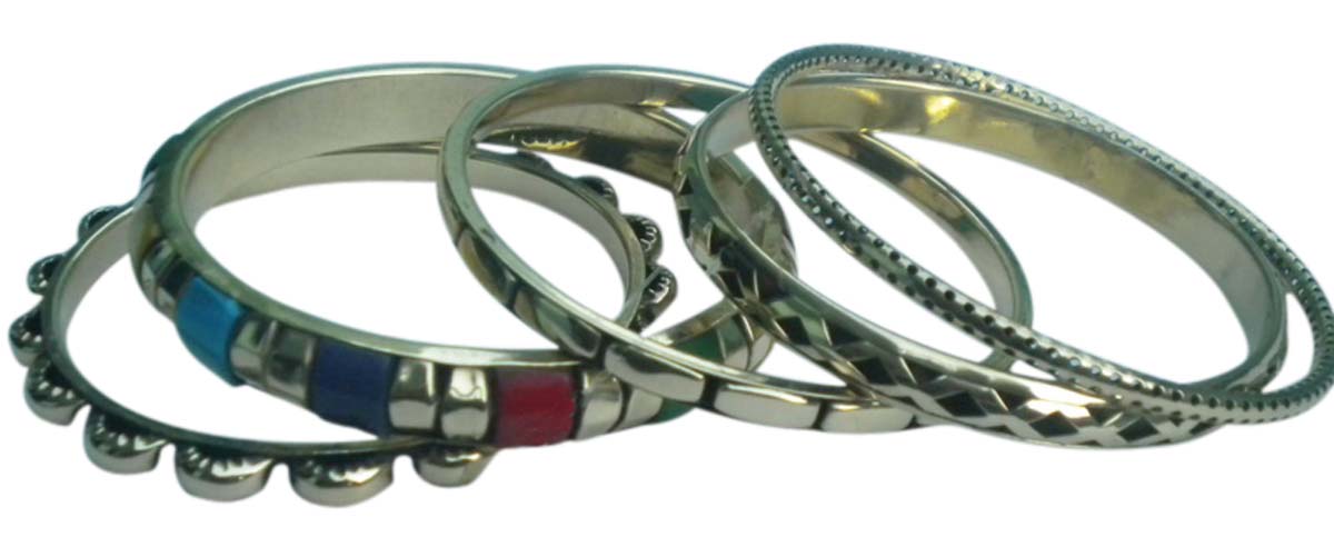 2.6” Colored & Silver Bangles – Assorted Set of 4 in Brass & Resin – Women Fashion Accessories in Bulk at Wholesale
