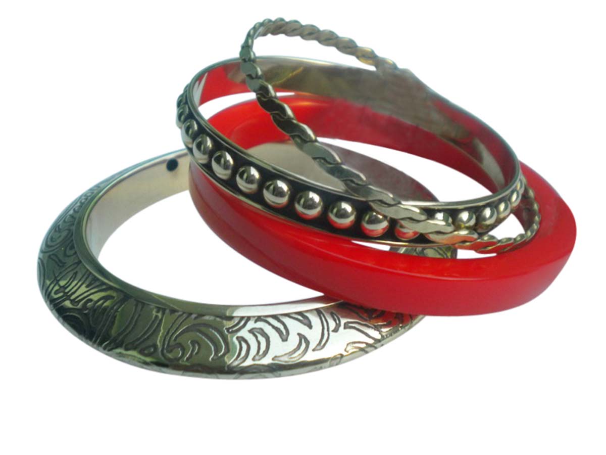 2.6” Red & Silver Bangles – Assorted Set of 4 in Brass & Resin – Women Fashion Accessories in Bulk at Wholesale