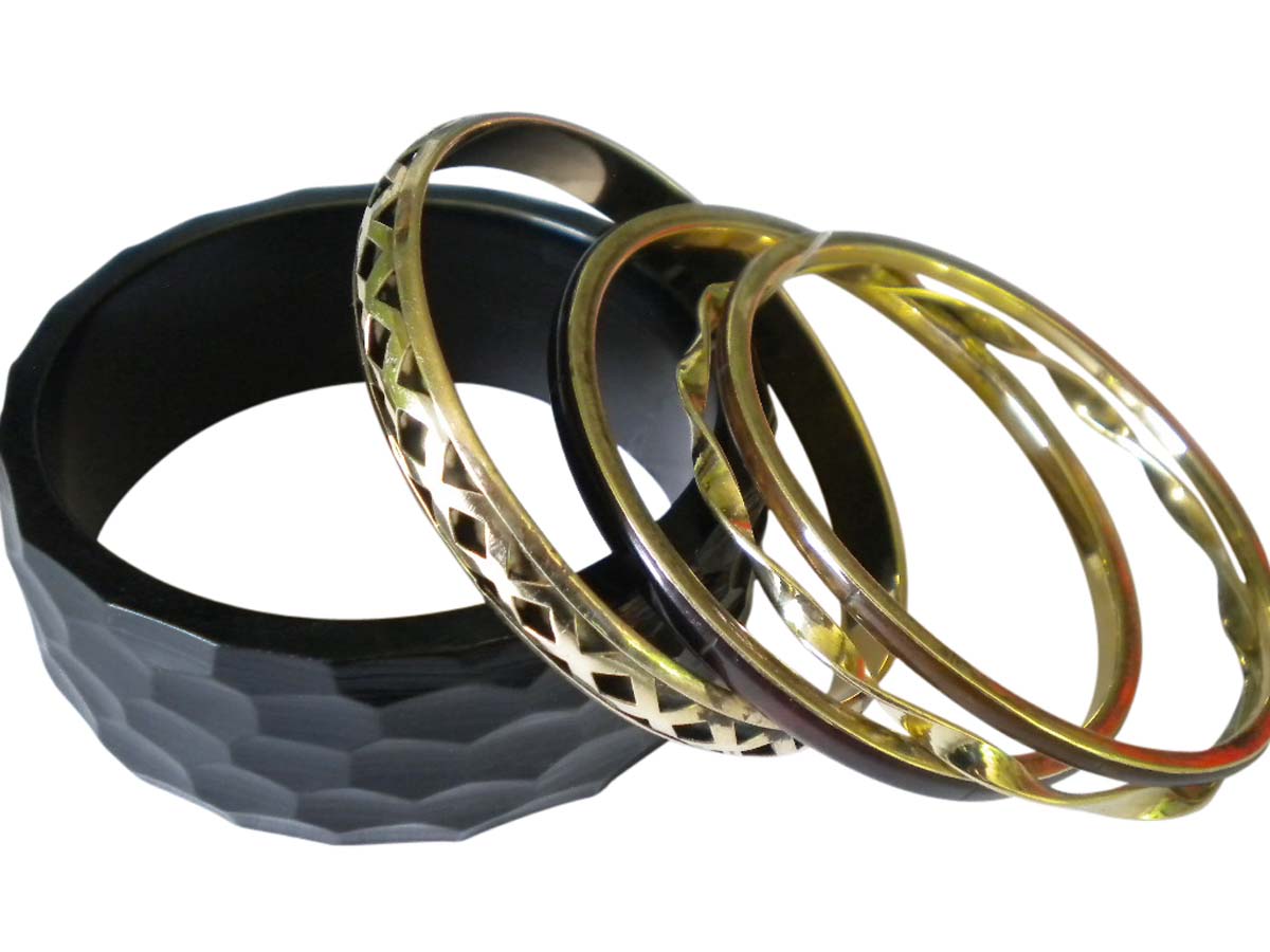 2.6” Black & Golden Bangles – Assorted Set of 5 in Brass & Resin – Women Fashion Accessories in Bulk at Wholesale