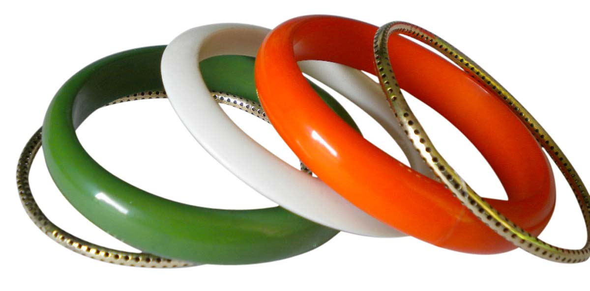 2.6” Tricolor Bangles with Golden – Assorted Set of 5 in Brass & Resin – Women Fashion Accessories in Bulk at Wholesale