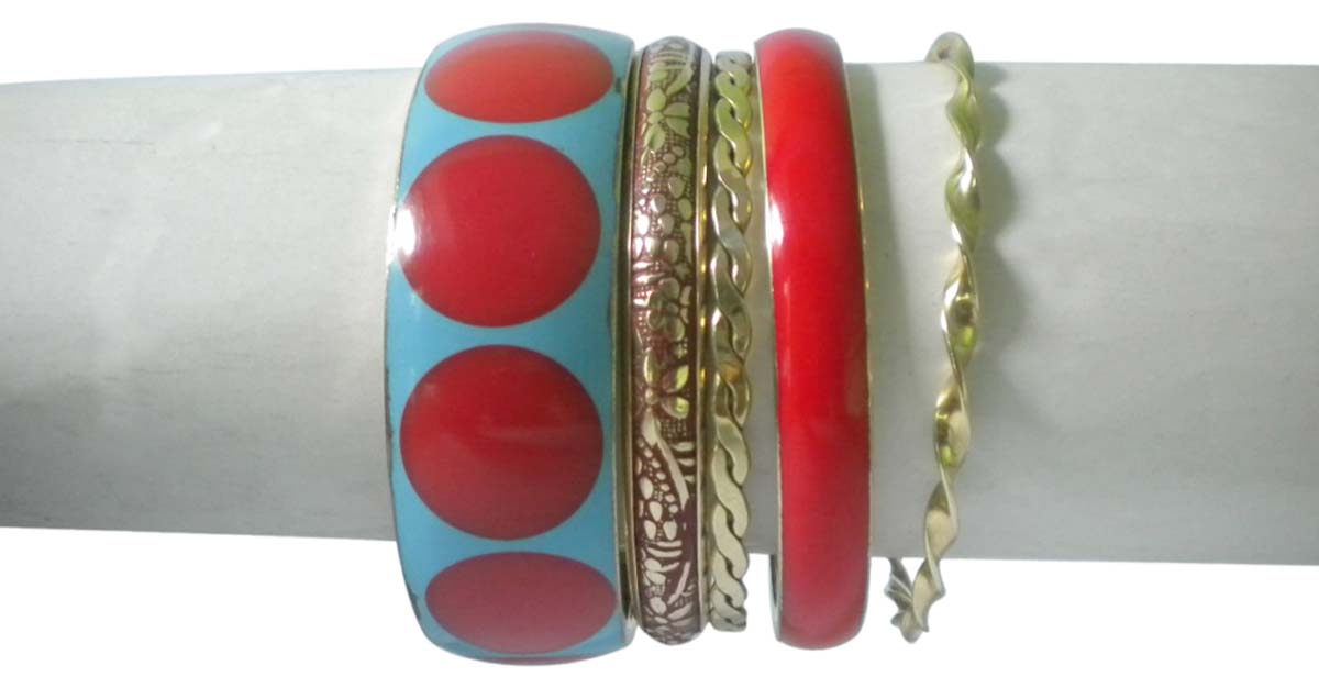 2.6” Blue Red & Golden Bangles – Assorted Set of 5 in Brass & Resin – Women Fashion Accessories in Bulk at Wholesale