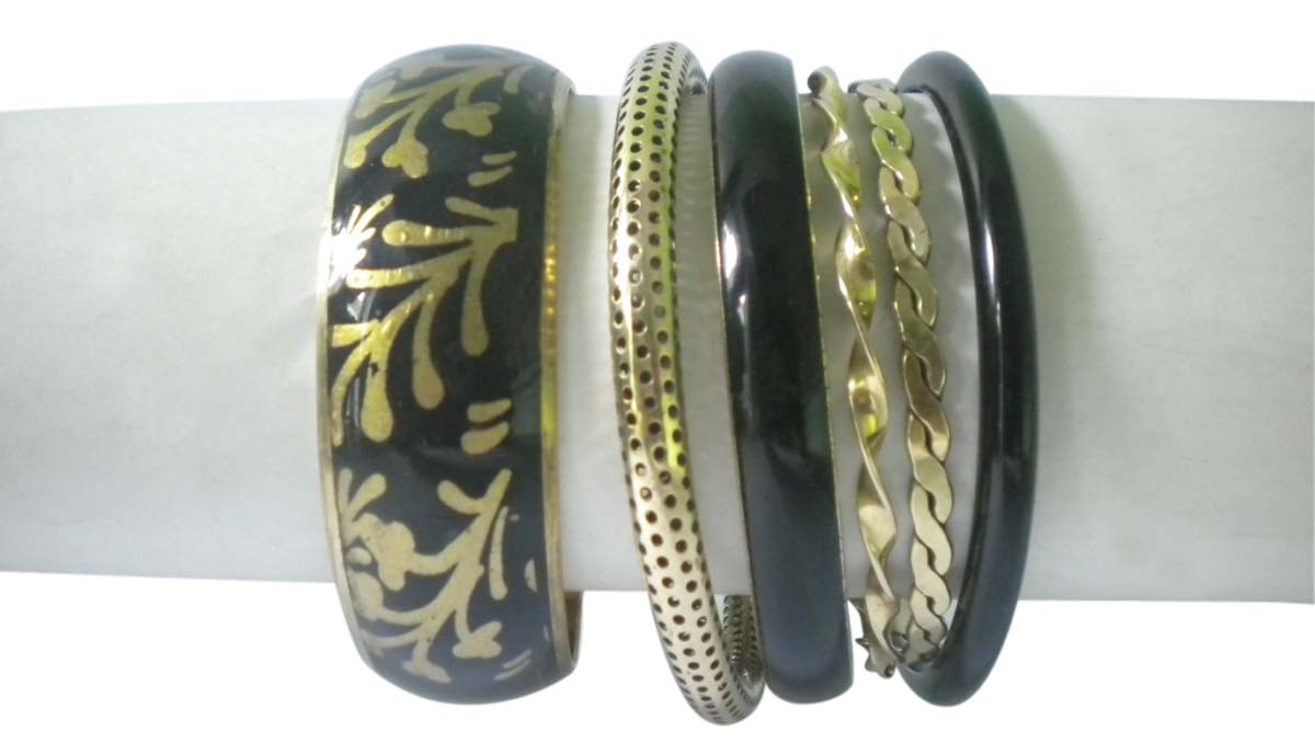 2.6” Black Golden Bangles – Assorted Set of 6 in Brass & Resin – Women Fashion Accessories in Bulk at Wholesale