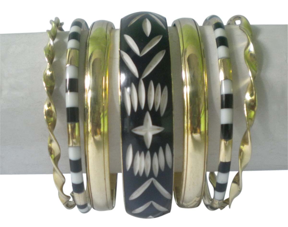2.6” Floral Black Golden Bangles – Assorted Set of 6 in Brass & Resin – Women Fashion Accessories in Bulk at Wholesale