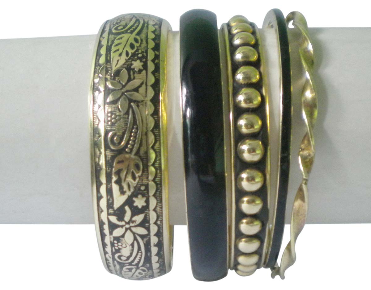 2.6” Black Golden Bangles – Assorted Set of 5 in Brass & Resin – Women Fashion Accessories in Bulk at Wholesale