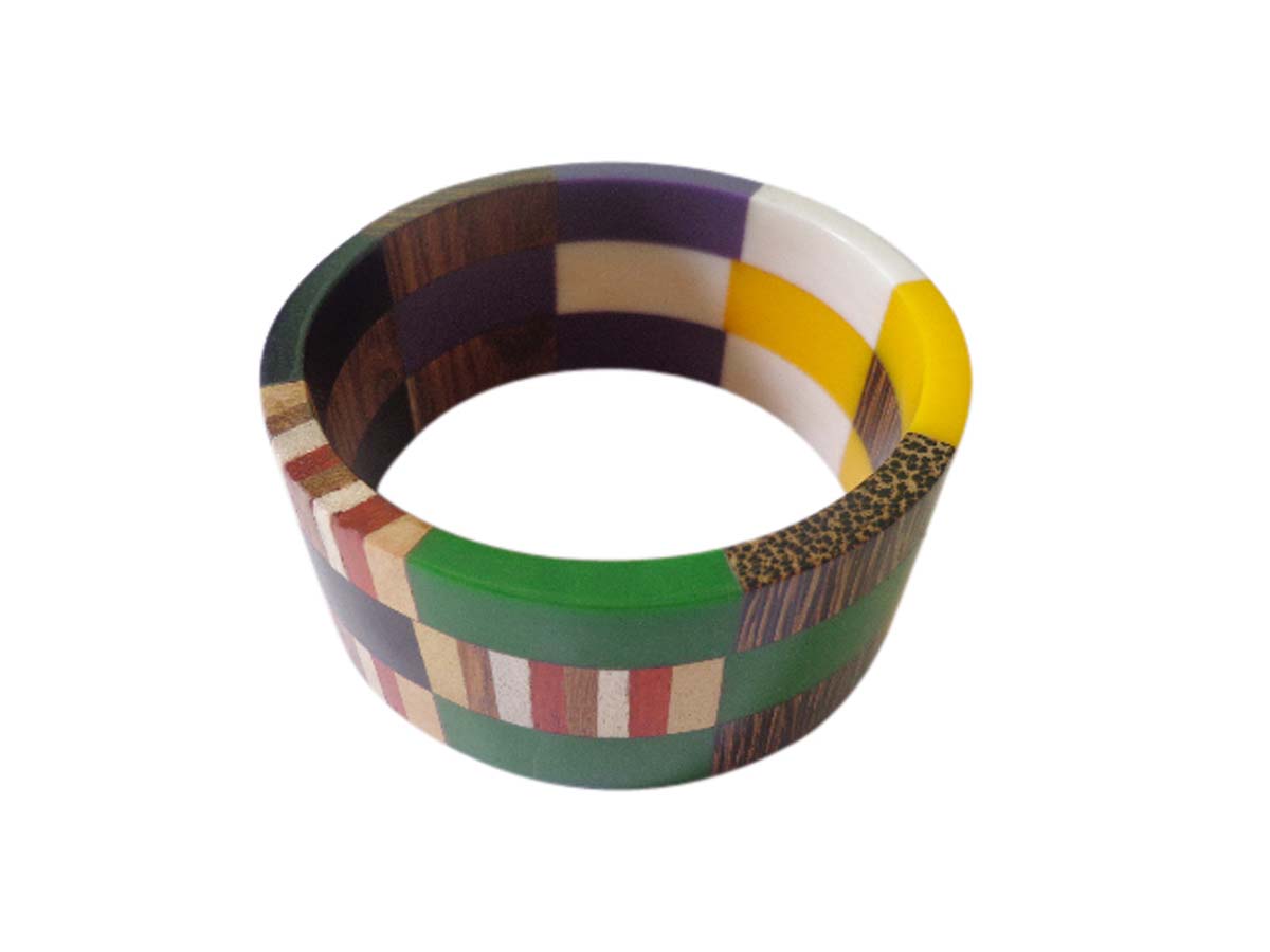 2.6” Colorful Big Bangle in Resin & Wood – Stylish Fashion Accessories for Women in Bulk at Wholesale Price