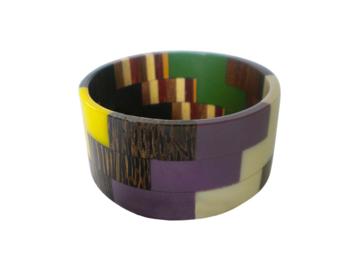 2.6” Colorful Big Bangle in Resin & Wood – Trendy Fashion Accessories for Women in Bulk at Wholesale Price