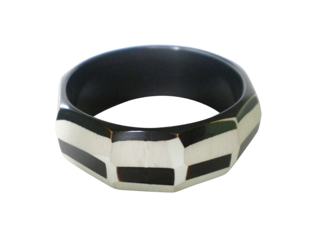 2.6” Monochrome Bangle in Resin –Multifaceted - Trendy Fashion Accessories for Women in Bulk at Wholesale Price