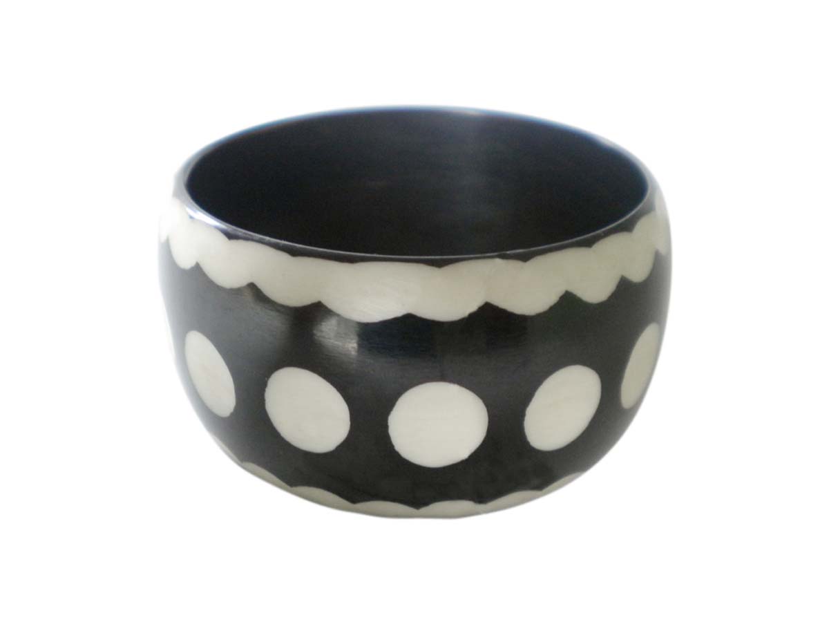 2.6” Black White Bangle in Resin with Dotted Pattern - Trendy Fashion Accessories for Women in Bulk at Wholesale Price