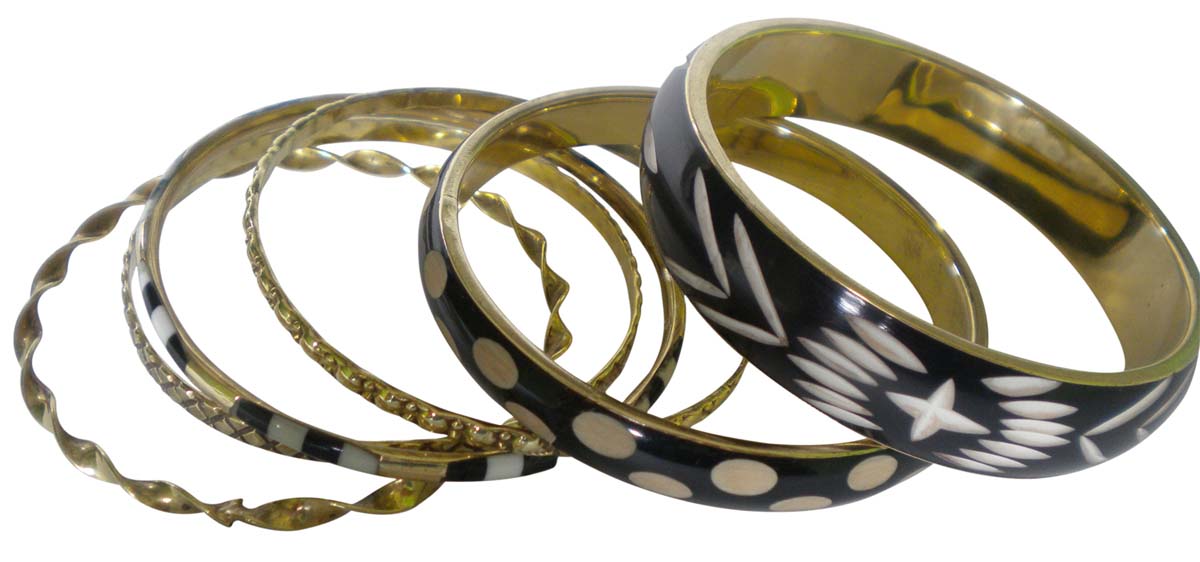2.6” Brass & Resin Bangles – Set of 6 – Black Golden White – Handmade Fashion Accessories for Women in Bulk at Wholesale Price